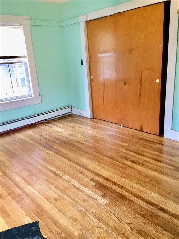 4 bed, 1 bath apartment for rent at 8 Grant Unit 3, Marlborough — photo 6 of 9