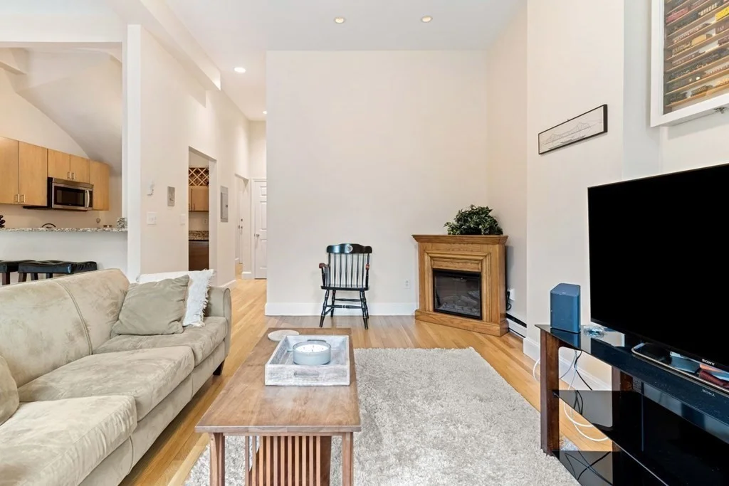 1 bed, 1 bath apartment for rent at 8 Greenwich Park Unit 2-FURNISHED, South End — photo 2 of 26