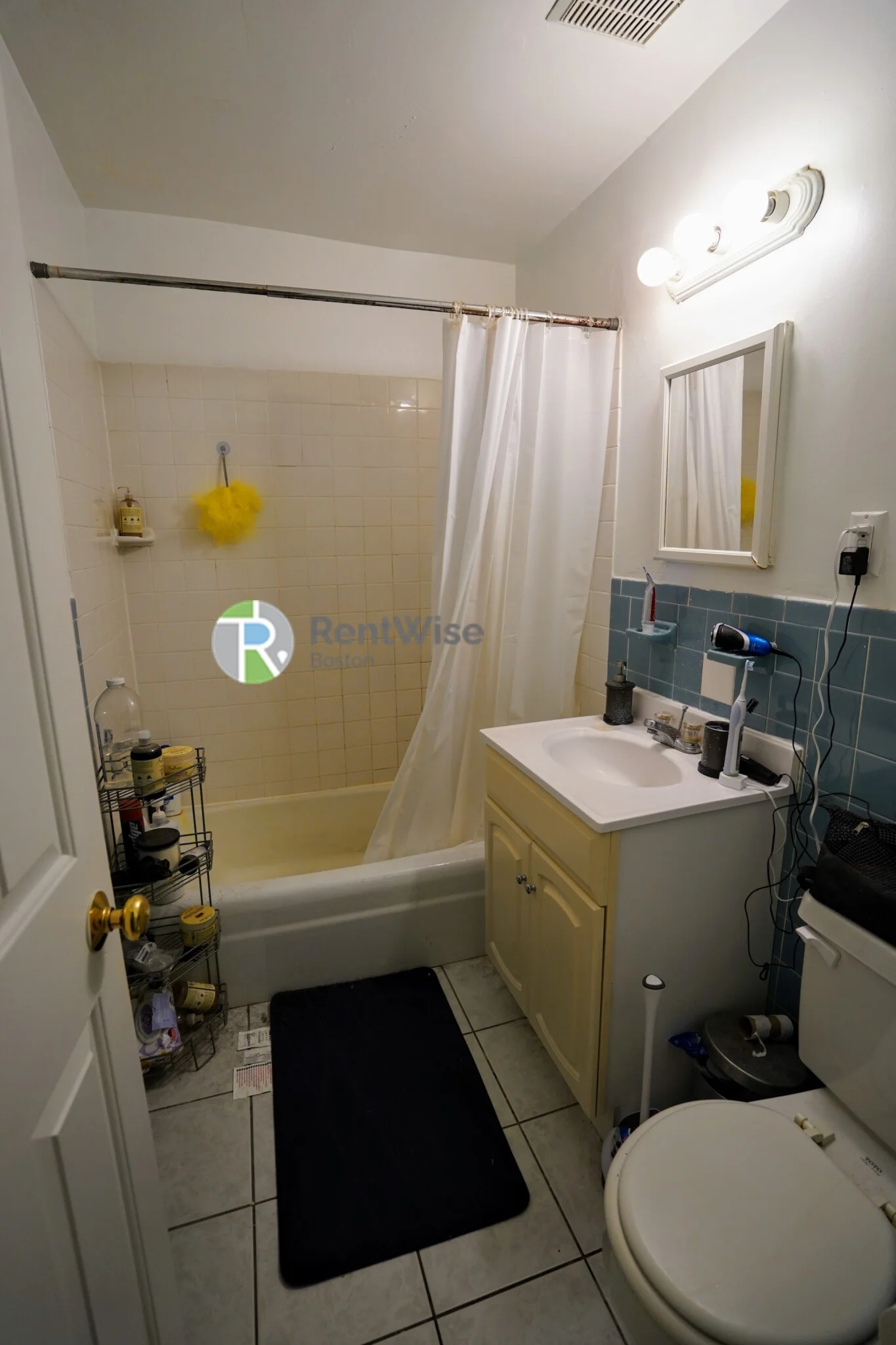 3 bed, 1.5 bath apartment for rent at 8 Griggs St Unit 3, Brighton — photo 15 of 17