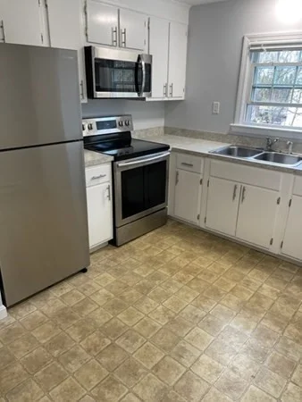 2 bed, 1 bath apartment for rent at 8 Groton Harvard Rd Unit 4, Ayer — photo 5 of 12
