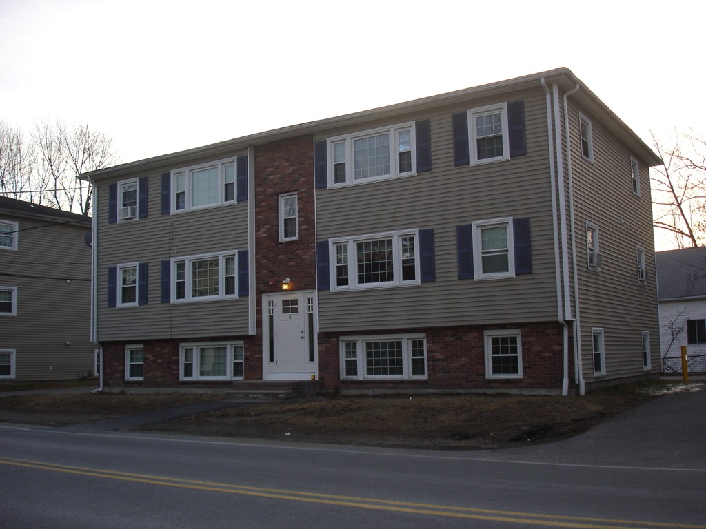 2 bed, 1 bath apartment for rent at 8 Groton Harvard Rd Unit 4, Ayer