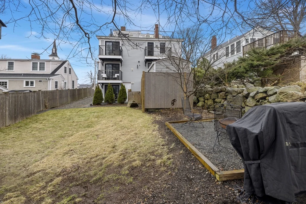 1 bed, 1 bath apartment for rent at 8 Hale Unit 1, Rockport — photo 9 of 10
