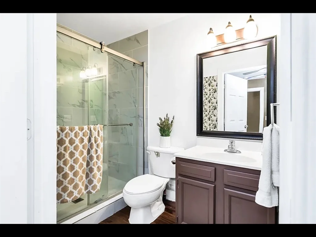 3 bed, 2 bath apartment for rent at 8 Hall St Unit 8, Lawrence — photo 22 of 31