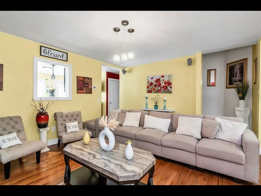 3 bed, 2 bath apartment for rent at 8 Hall St Unit 8, Lawrence — photo 9 of 31