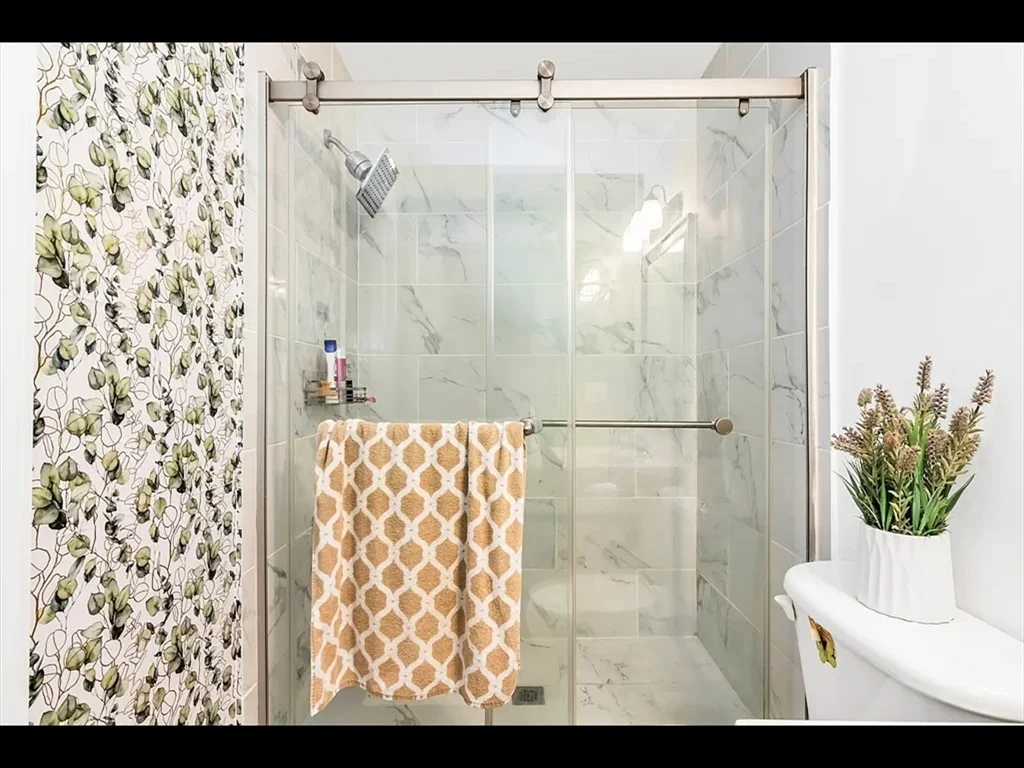 3 bed, 2 bath apartment for rent at 8 Hall St Unit 8, Lawrence — photo 23 of 31