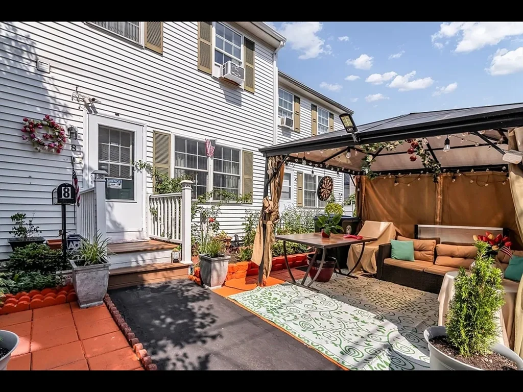 3 bed, 2 bath apartment for rent at 8 Hall St Unit 8, Lawrence — photo 2 of 31