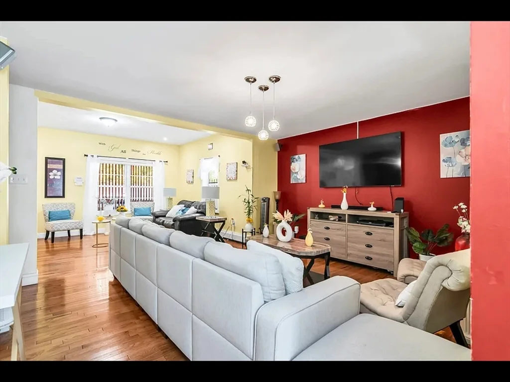 3 bed, 2 bath apartment for rent at 8 Hall St Unit 8, Lawrence — photo 8 of 31