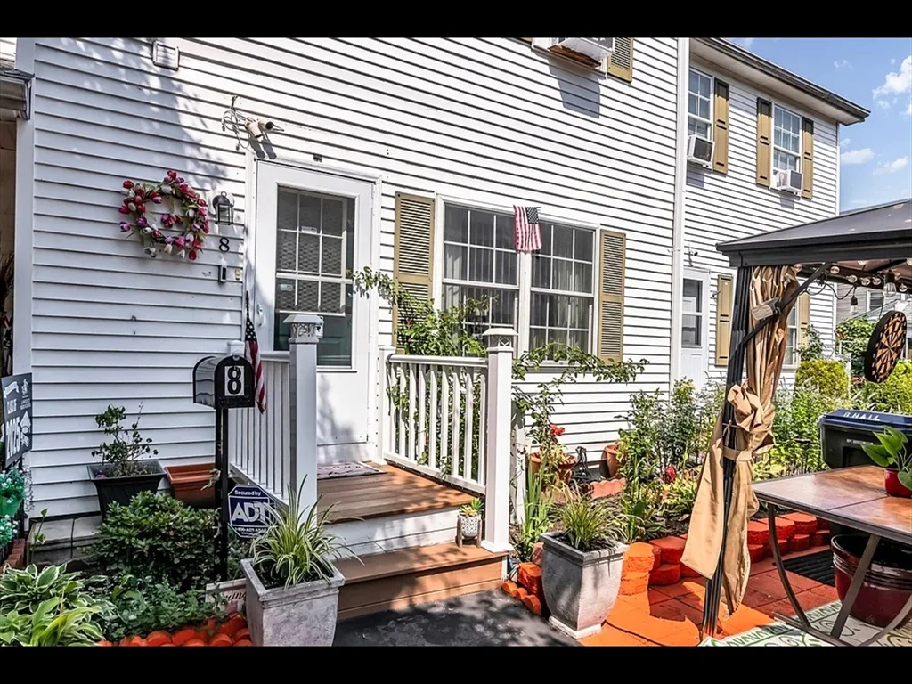3 bed, 2 bath apartment for rent at 8 Hall St Unit 8, Lawrence — photo 3 of 31