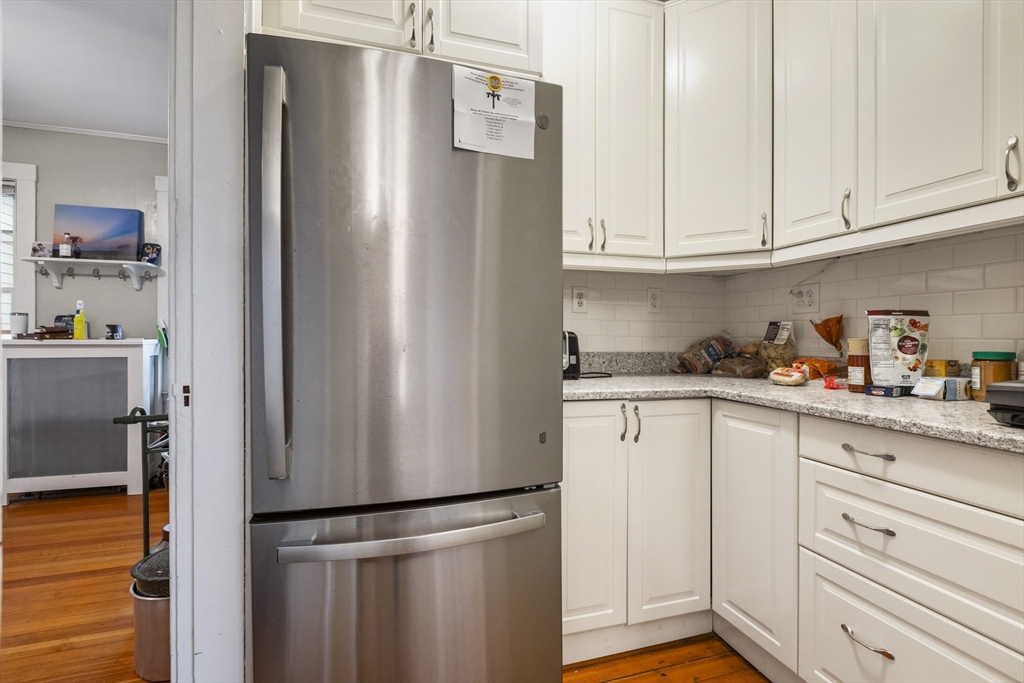 3 bed, 1 bath apartment for rent at 8 Hallet St Unit 3, Dorchester — photo 5 of 23