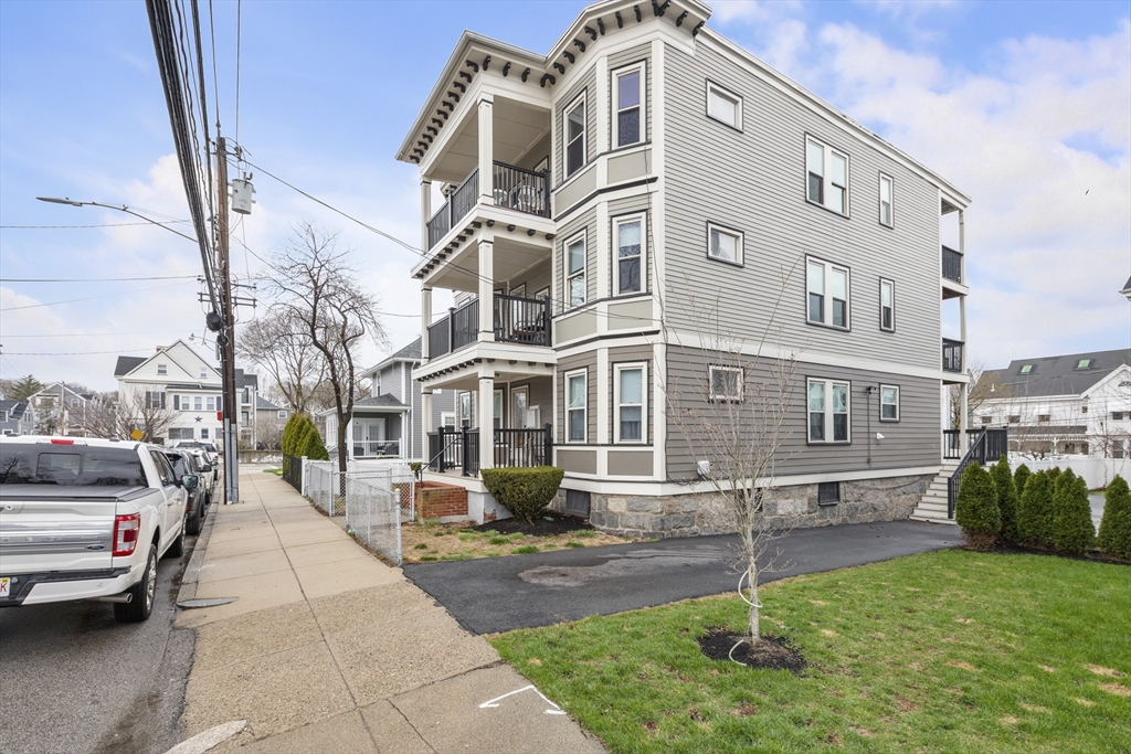 3 bed, 1 bath apartment for rent at 8 Hallet St Unit 3, Dorchester — photo 22 of 23