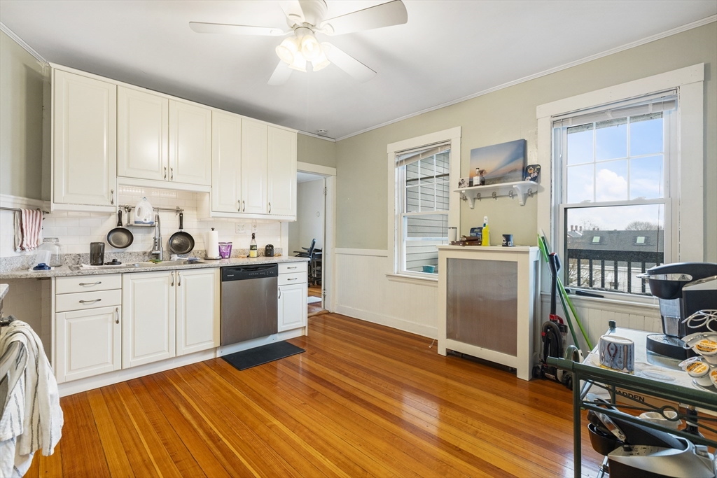 3 bed, 1 bath apartment for rent at 8 Hallet St Unit 3, Dorchester — photo 4 of 23