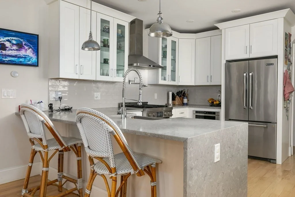 3 bed, 2 bath apartment for rent at 8 Hamilton Rd Unit 1, Teele Square — photo 2 of 18
