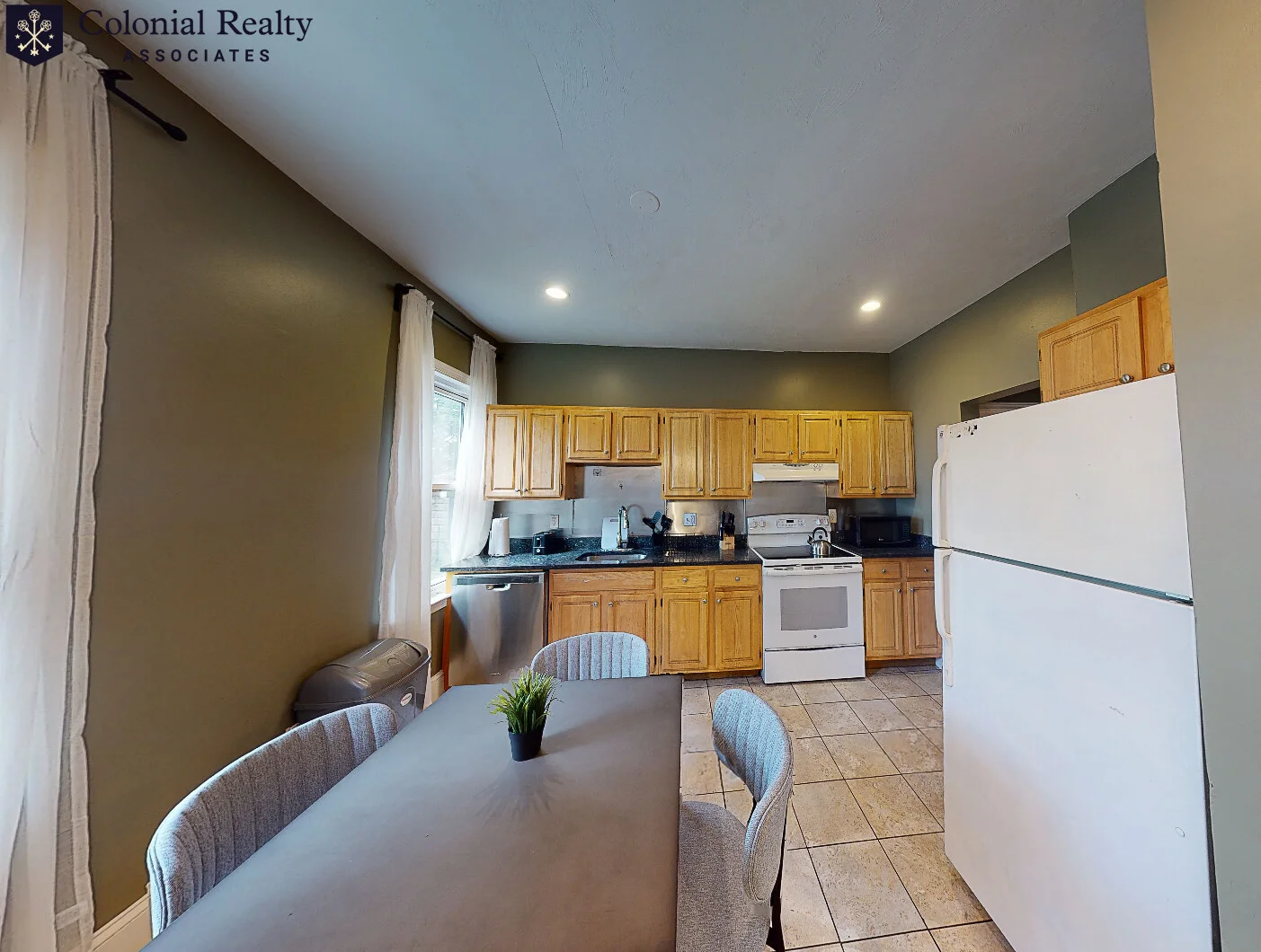 6 bed, 2 bath apartment for rent at 8 Haskell St Unit 2, Allston — photo 13 of 50