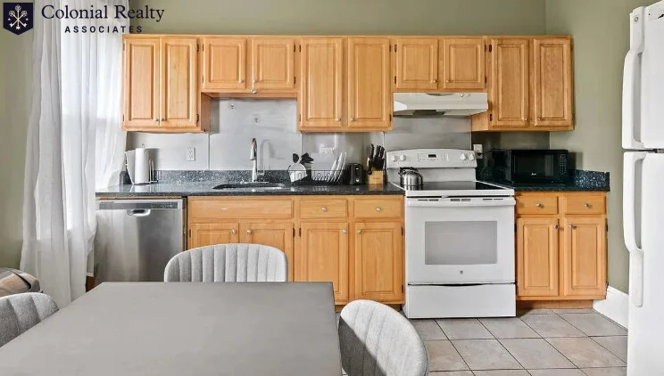 6 bed, 2 bath apartment for rent at 8 Haskell St Unit 8-10, Allston — photo 7 of 19