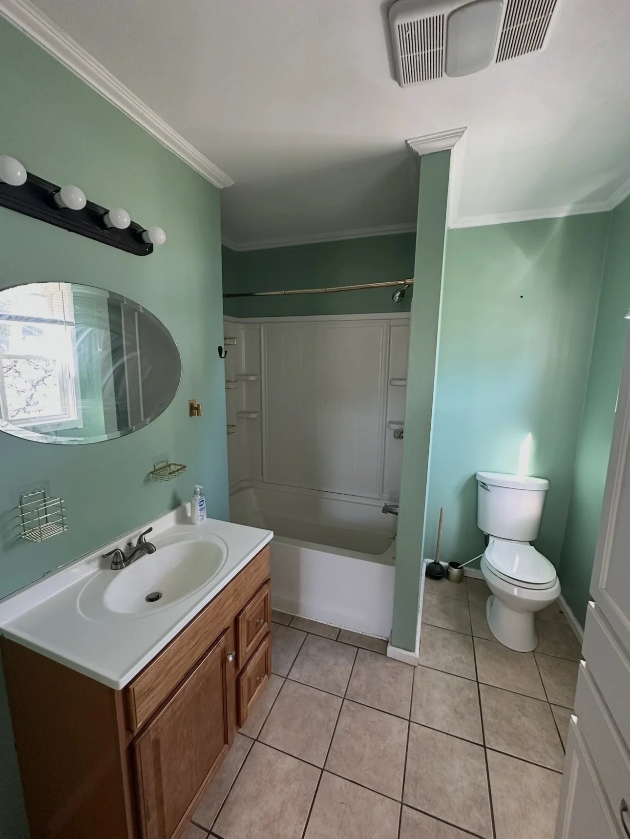 2 bed, 1 bath apartment for rent at 8 Highland St Unit 1, Clinton — photo 7 of 14