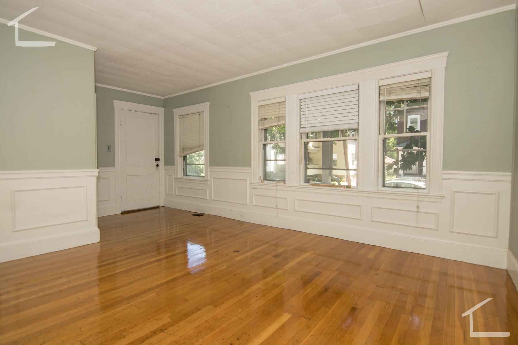 4 bed, 1.5 bath apartment for rent at 8 Hobson St Unit 2, Oak Square — photo 1 of 13