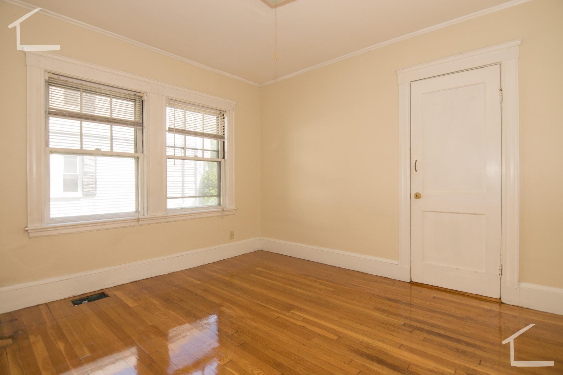 4 bed, 1.5 bath apartment for rent at 8 Hobson St Unit 2, Oak Square — photo 4 of 13