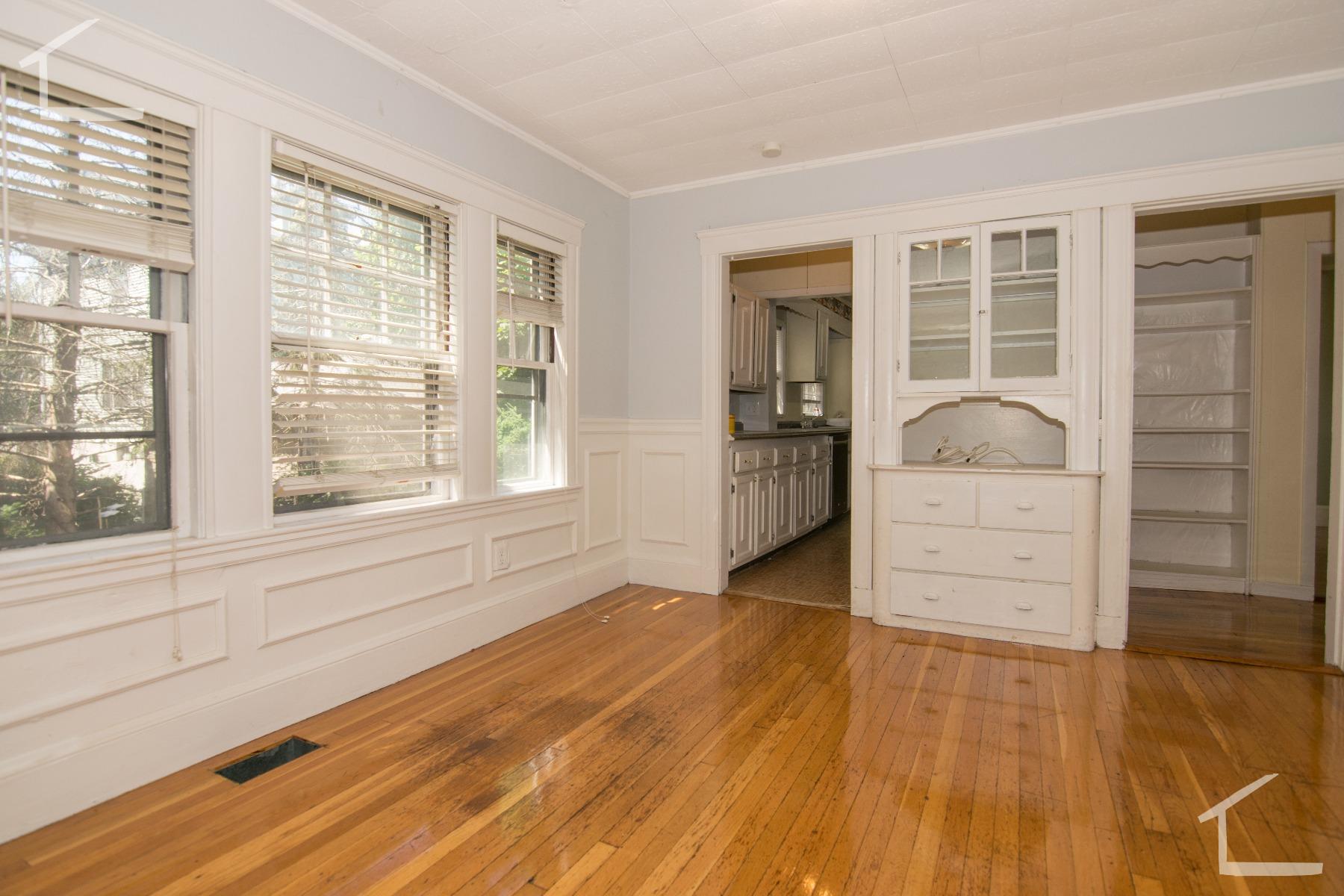 4 bed, 1.5 bath apartment for rent at 8 Hobson St Unit 2, Oak Square — photo 2 of 13