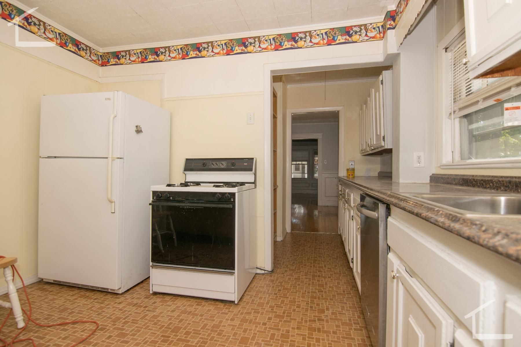 4 bed, 1.5 bath apartment for rent at 8 Hobson St Unit 2, Oak Square — photo 3 of 13
