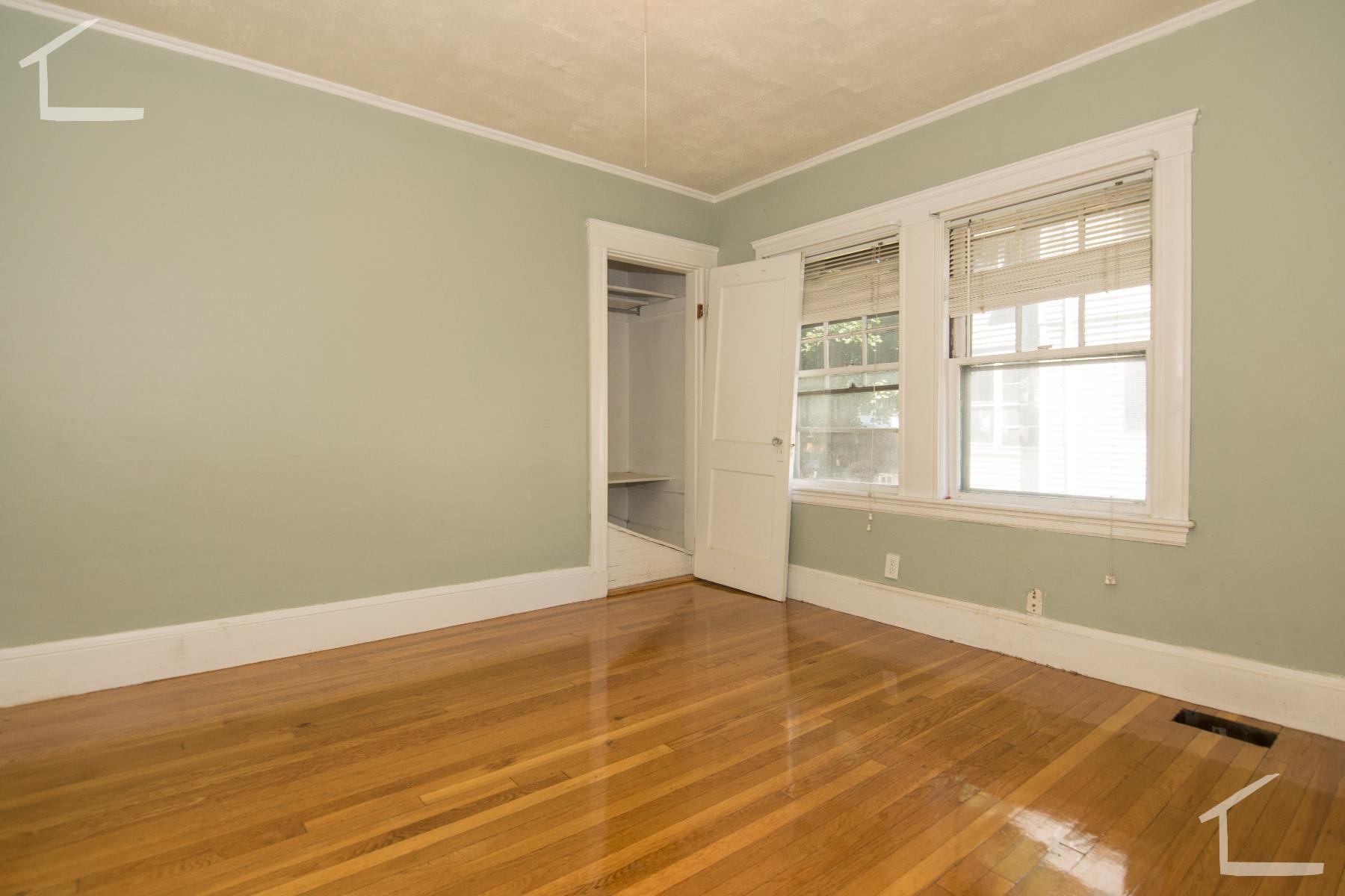 4 bed, 1.5 bath apartment for rent at 8 Hobson St Unit 2, Oak Square — photo 5 of 13