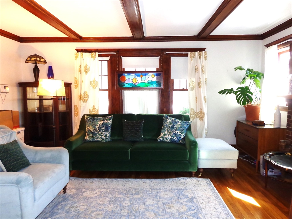 2 bed, 1 bath apartment for rent at 8 Holden Rd Unit 8, Belmont — photo 3 of 16