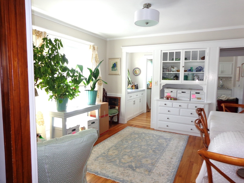 2 bed, 1 bath apartment for rent at 8 Holden Rd Unit 8, Belmont — photo 5 of 16