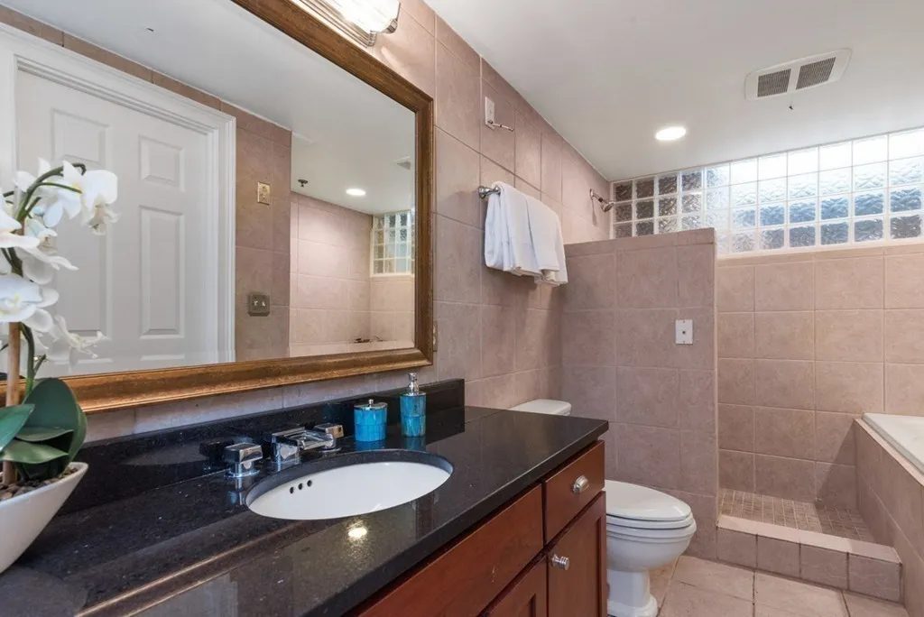 3 bed, 2 bath apartment for rent at 8 Howell Unit 1, Dorchester — photo 11 of 14