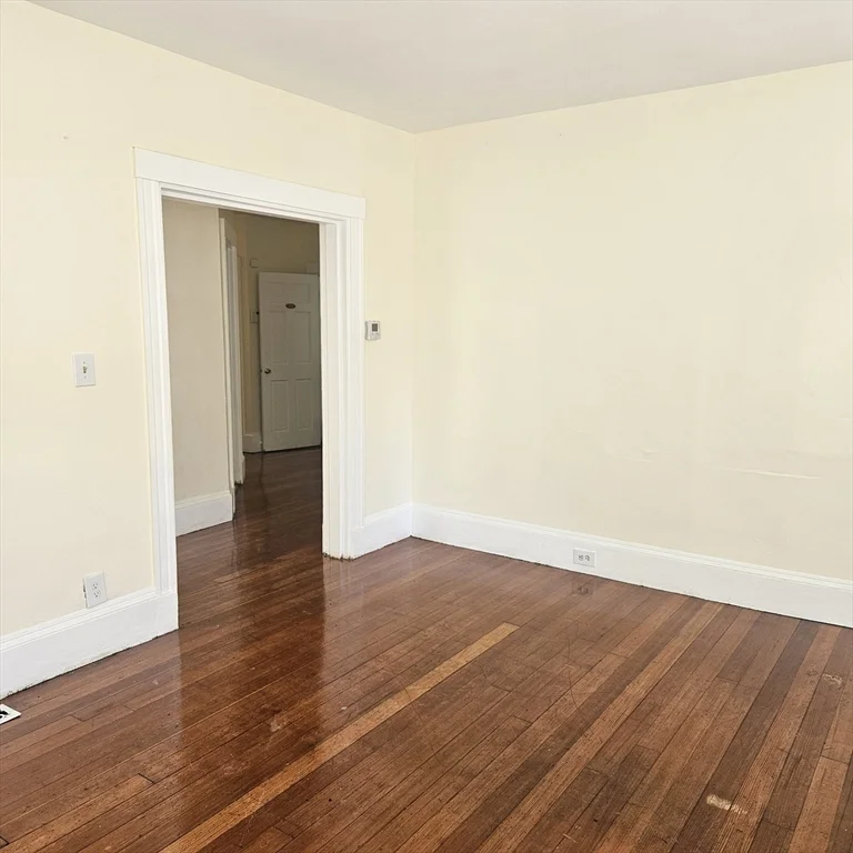 4 bed, 1 bath apartment for rent at 8 Humphreys Pl Unit 8, Boston — photo 2 of 20