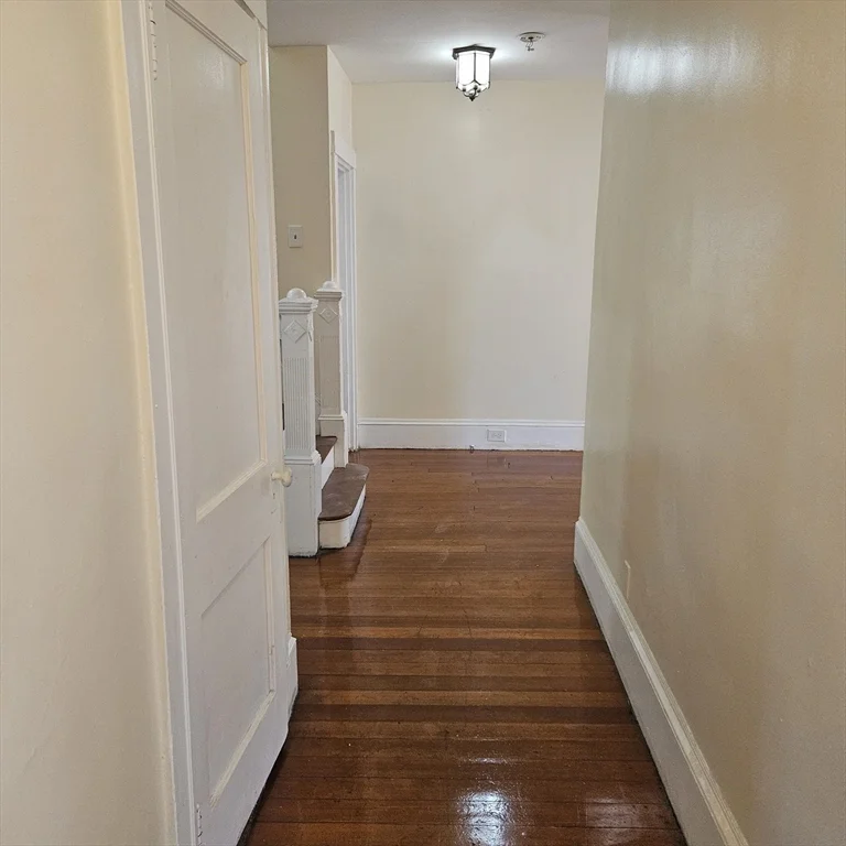 4 bed, 1 bath apartment for rent at 8 Humphreys Pl Unit 8, Boston — photo 11 of 20