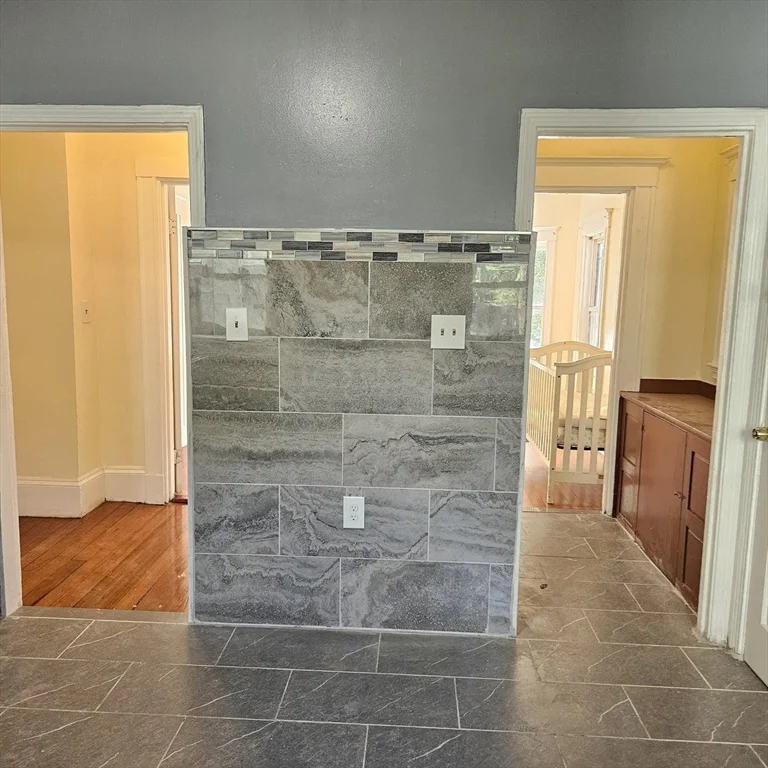 4 bed, 1 bath apartment for rent at 8 Humphreys Pl Unit 8, Boston — photo 15 of 20