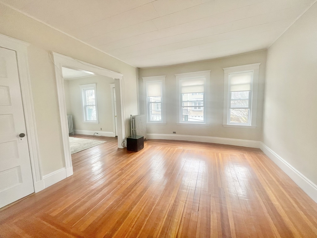 3 bed, 1 bath apartment for rent at 8 Hunnewell St Unit 2, Brighton — photo 2 of 11