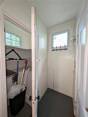 1 bed, 1 bath apartment for rent at 8 Hurlbut St Unit 1, Neighborhood Nine — photo 9 of 20