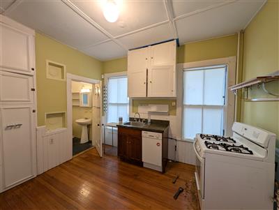 1 bed, 1 bath apartment for rent at 8 Hurlbut St Unit 1, Neighborhood Nine — photo 2 of 20