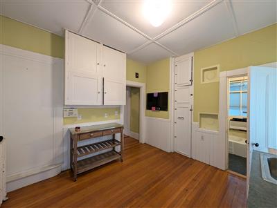 1 bed, 1 bath apartment for rent at 8 Hurlbut St Unit 1, Neighborhood Nine — photo 10 of 20