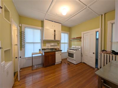 1 bed, 1 bath apartment for rent at 8 Hurlbut St Unit 1, Neighborhood Nine