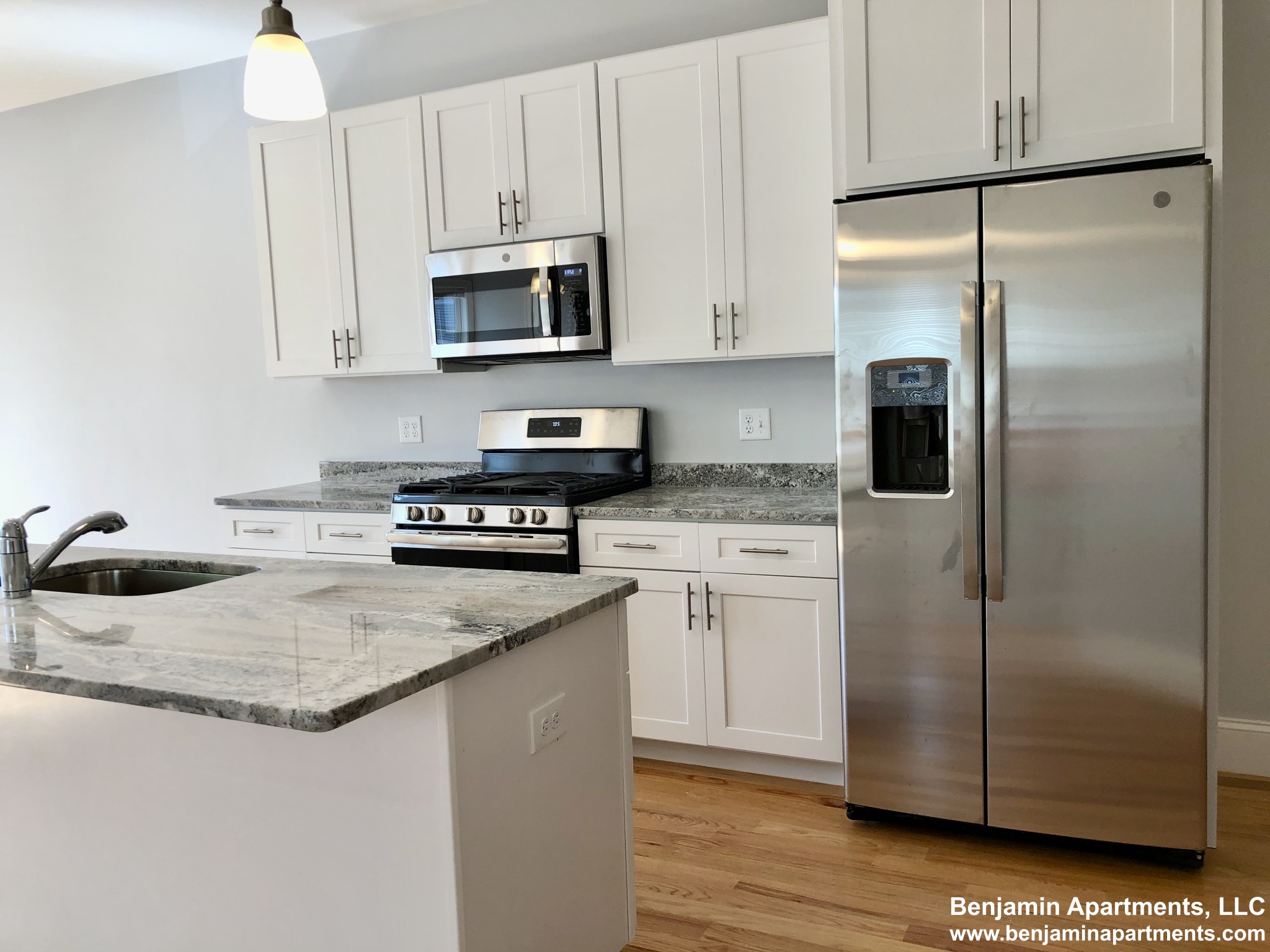 4 bed, 2 bath apartment for rent at 8 Islington St Unit 1, Allston — photo 3 of 16