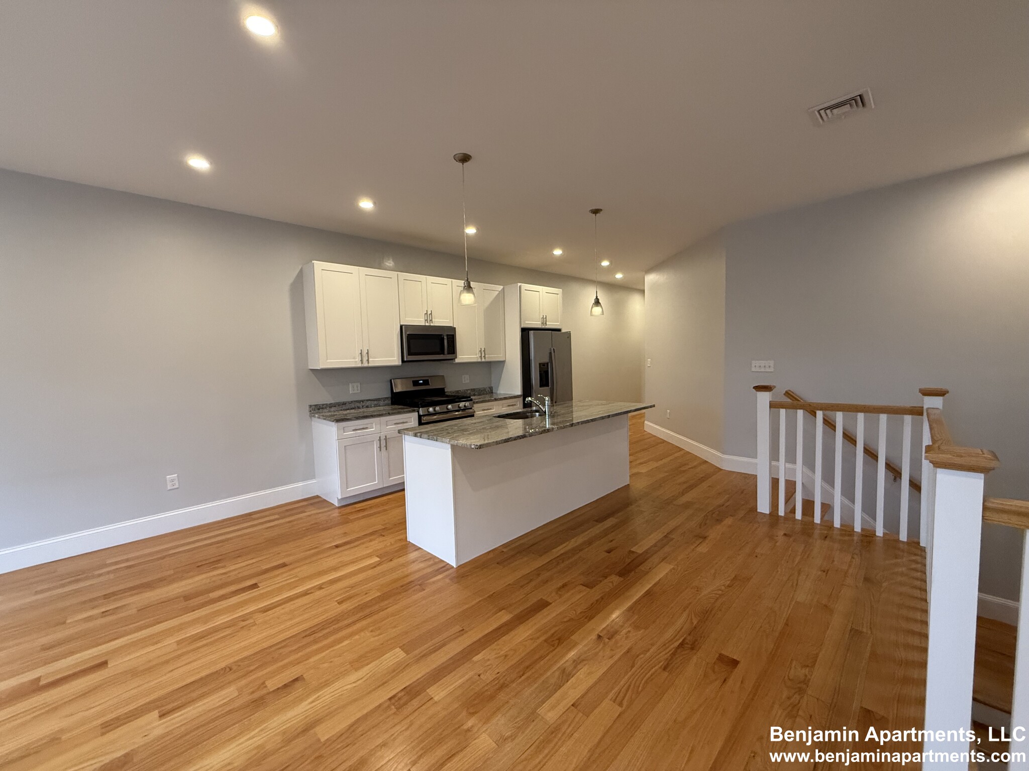 4 bed, 2 bath apartment for rent at 8 Islington St Unit 1, Allston — photo 9 of 16