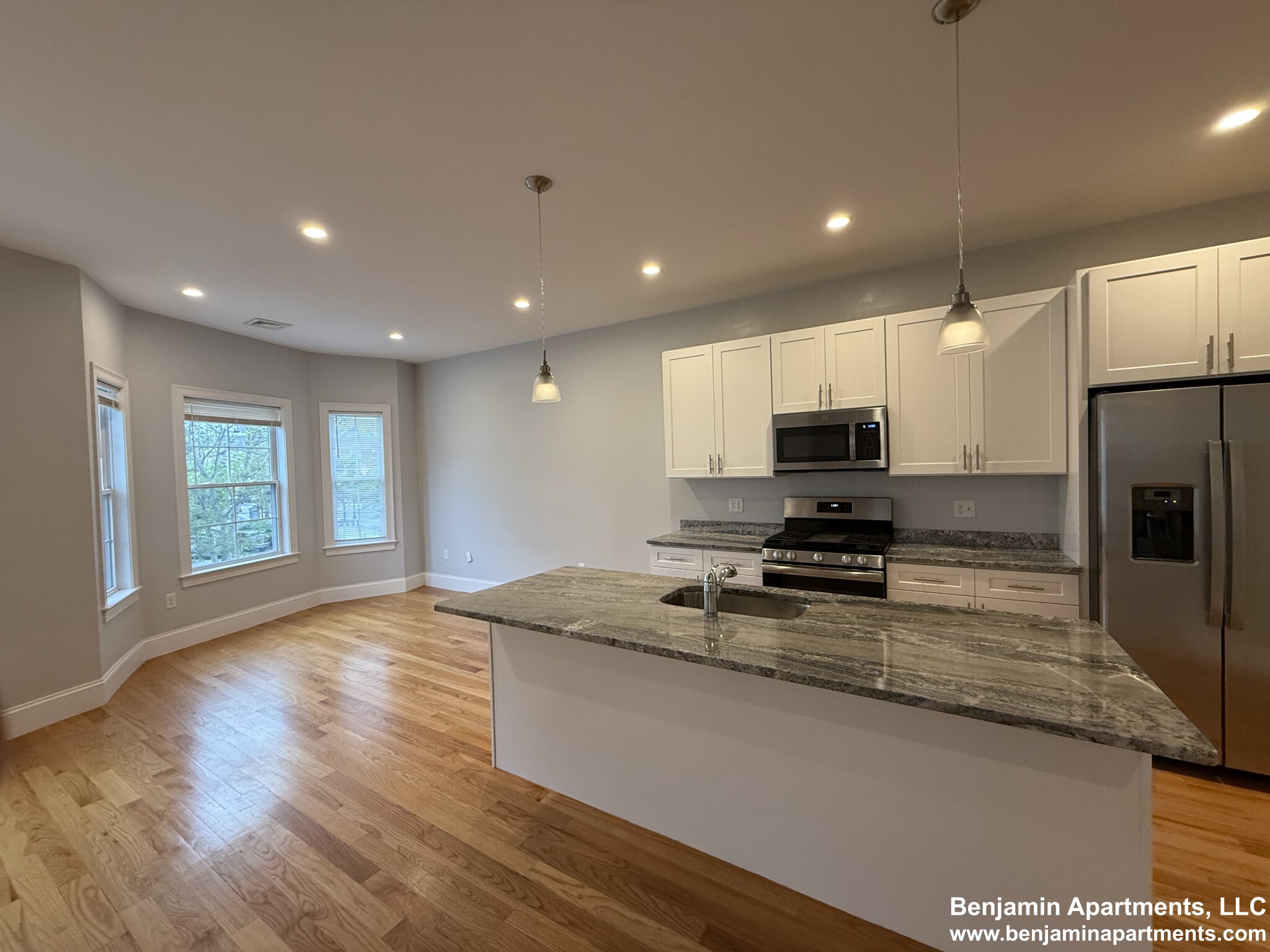 4 bed, 2 bath apartment for rent at 8 Islington St Unit 1, Allston — photo 7 of 16