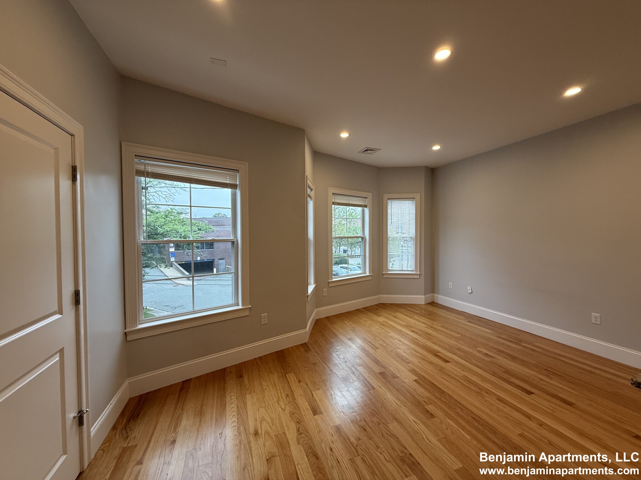 4 bed, 2 bath apartment for rent at 8 Islington St Unit 8, Allston — photo 7 of 15