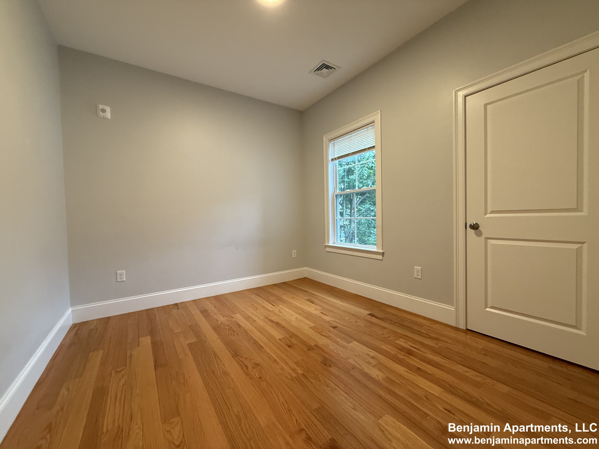 4 bed, 2 bath apartment for rent at 8 Islington St Unit A, Allston — photo 15 of 15
