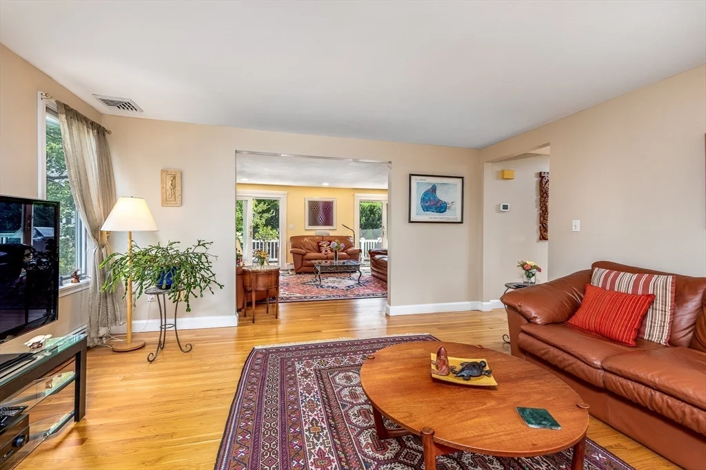 4 bed, 3 bath apartment for rent at 8 Jackson Rd, Marblehead — photo 11 of 38