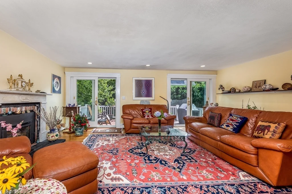4 bed, 3 bath apartment for rent at 8 Jackson Rd, Marblehead — photo 9 of 38