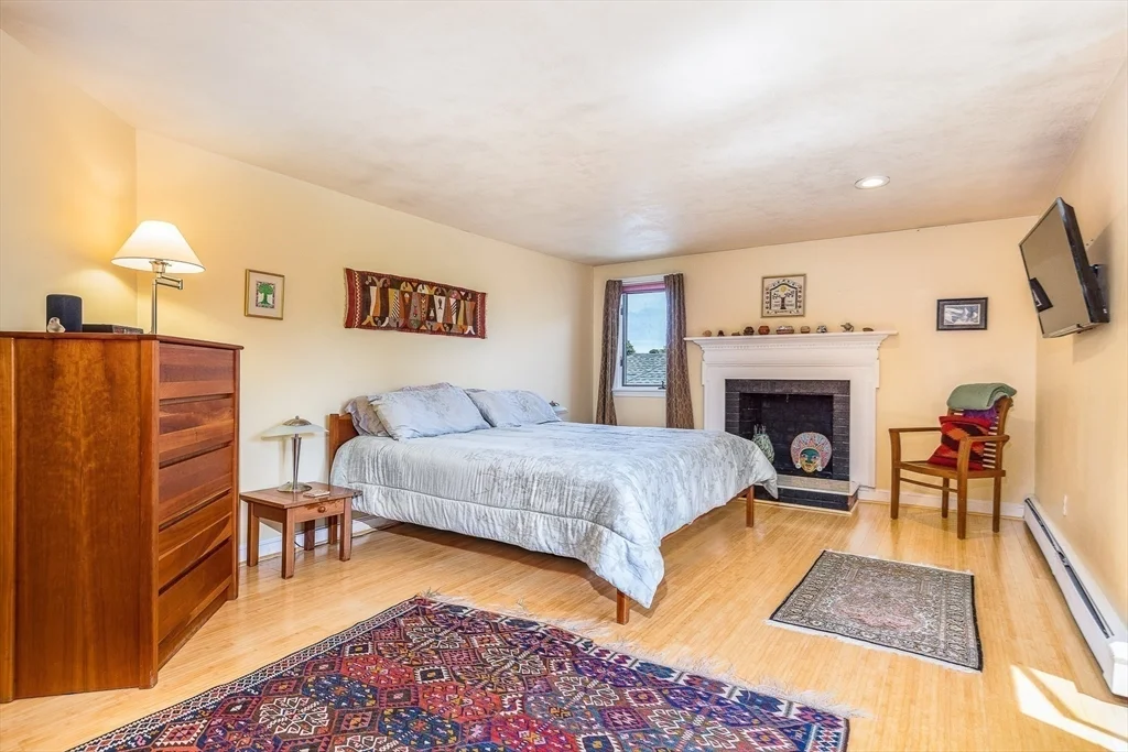 4 bed, 3 bath apartment for rent at 8 Jackson Rd, Marblehead — photo 20 of 38