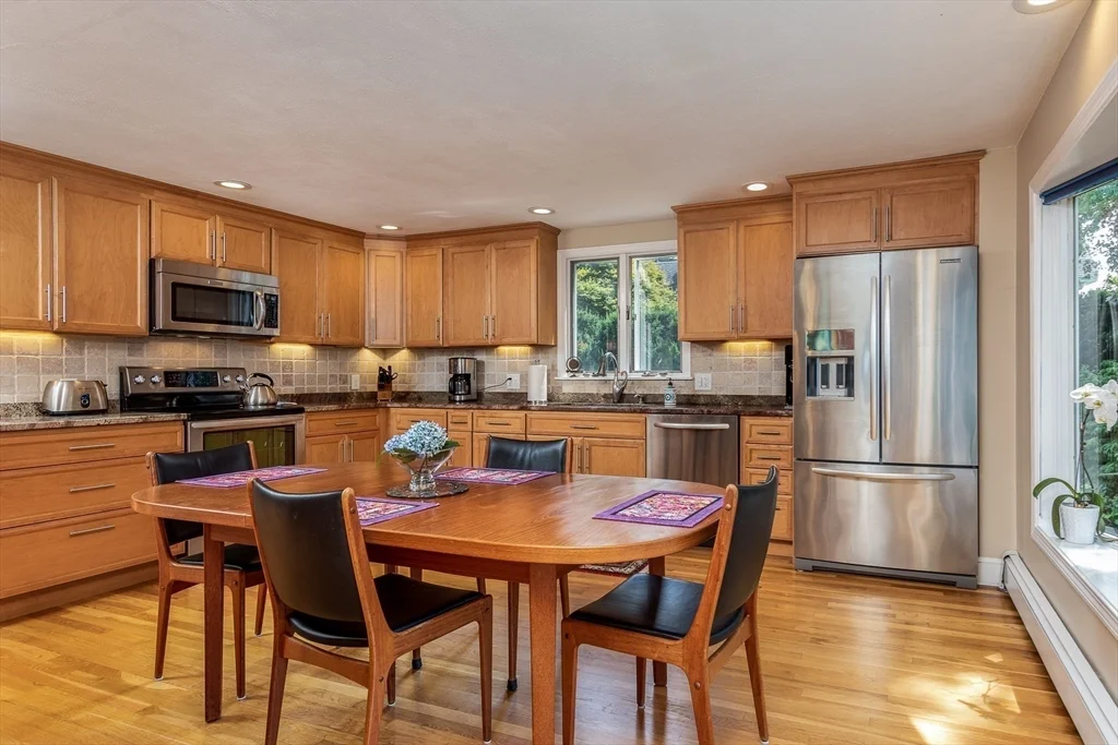 4 bed, 3 bath apartment for rent at 8 Jackson Rd, Marblehead — photo 15 of 38