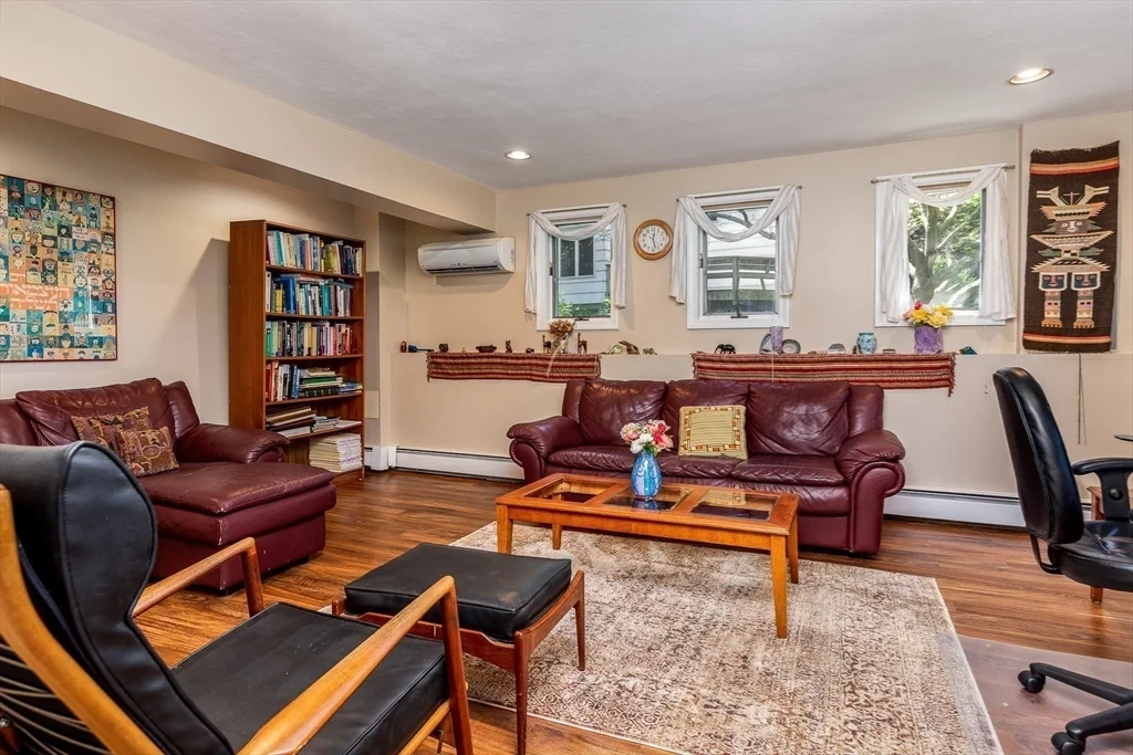4 bed, 3 bath apartment for rent at 8 Jackson Rd, Marblehead — photo 34 of 38