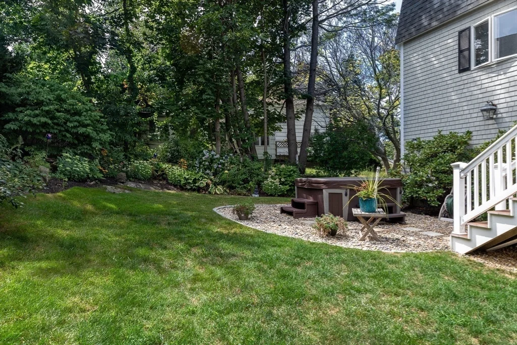 4 bed, 3 bath apartment for rent at 8 Jackson Rd, Marblehead — photo 36 of 38