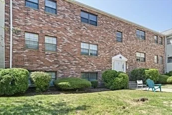 2 bed, 1 bath apartment for rent at 8 Jackson St Unit B-4, Quincy