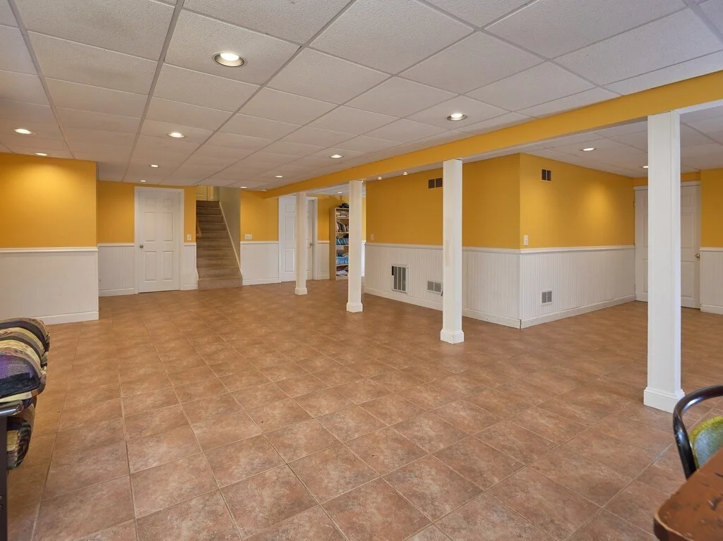 4 bed, 2 bath apartment for rent at 8 Kalamat Farms Circle Unit 1, Shrewsbury — photo 18 of 20