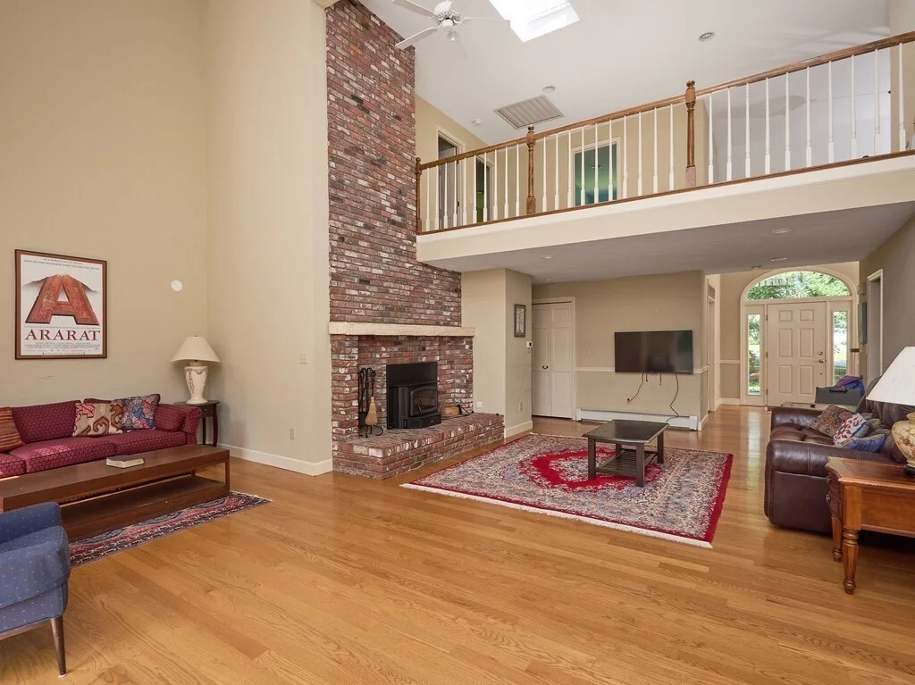 4 bed, 2 bath apartment for rent at 8 Kalamat Farms Circle Unit 1, Shrewsbury — photo 4 of 20