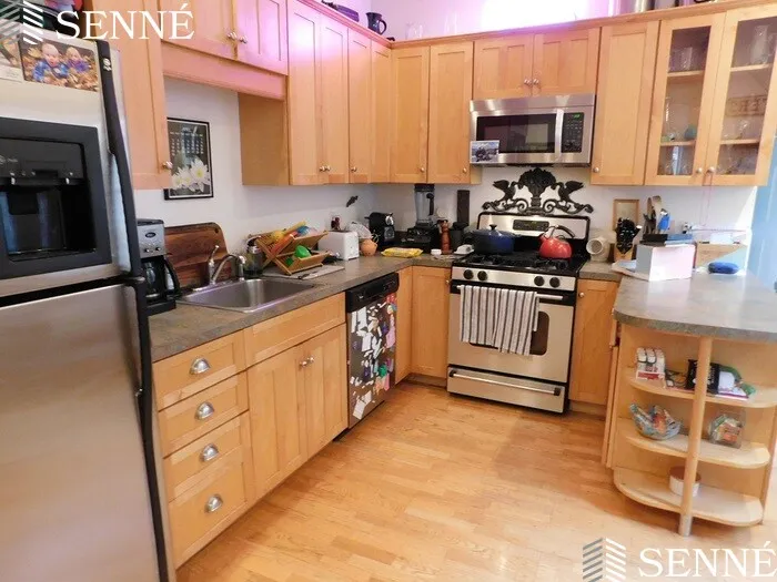 2 bed, 1.5 bath apartment for rent at 8 Kelly Rd Unit 1, Cambridgeport — photo 2 of 8